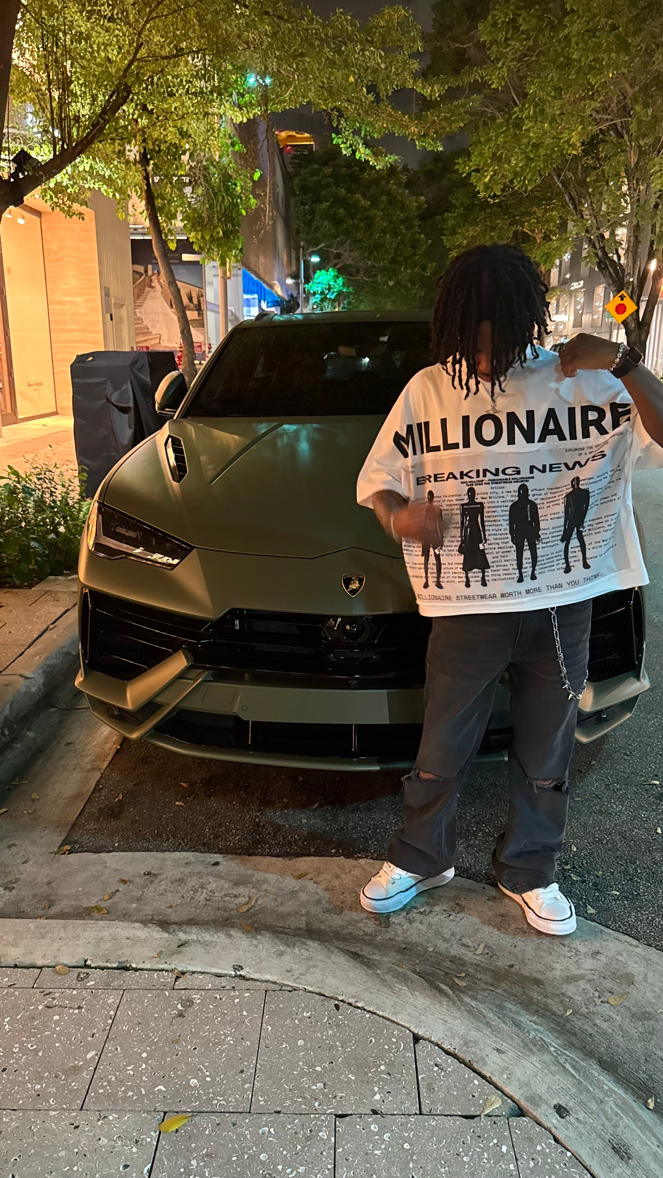MM BREAKING NEWS TEE WHITEOUT
